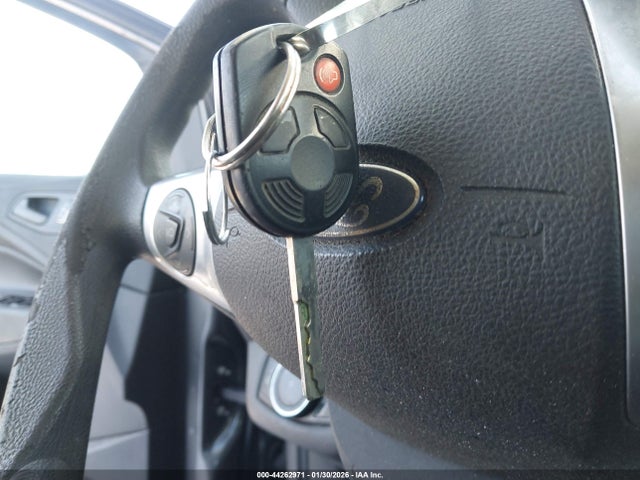 44262971 :رقم المزاد ، 1FMCU0F77DUB52213 vin ، 2013 Ford Escape S مزاد بيع