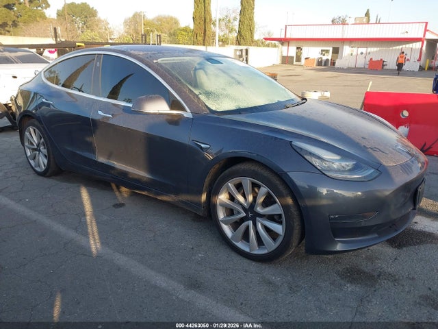 2018 TESLA MODEL 3 5YJ3E1EB9JF132448 Photo 0