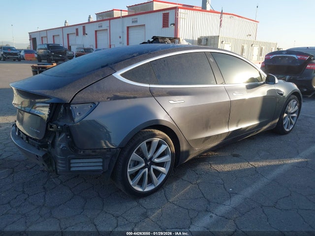 2018 TESLA MODEL 3 5YJ3E1EB9JF132448 Photo 3