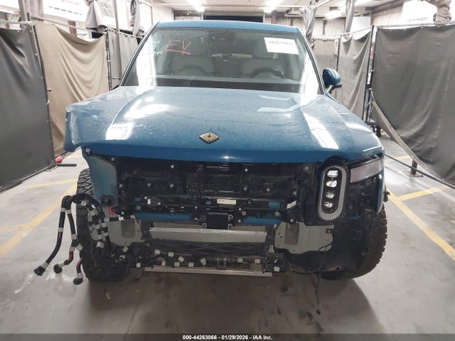 Rivian R1t Adventure 2022 7FCTGAAA9NN014487 Image 13