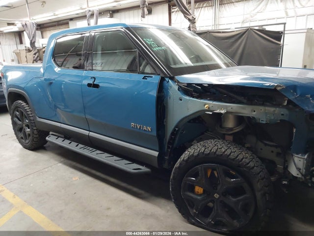 Rivian R1t Adventure 2022 7FCTGAAA9NN014487 Image 14