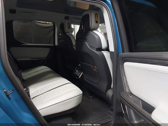 2022 RIVIAN R1T 7FCTGAAA9NN014487 Photo 7