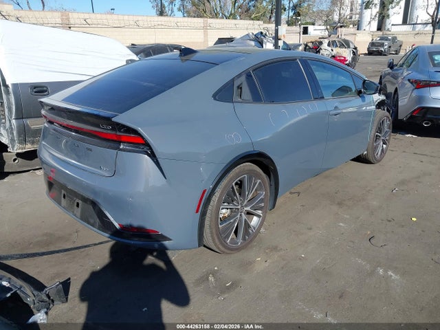 JTDADABU2P3003912 Toyota Prius Limited Awd-e