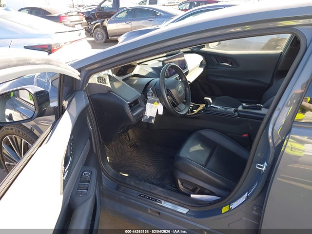 JTDADABU2P3003912 Toyota Prius Limited Awd-e
