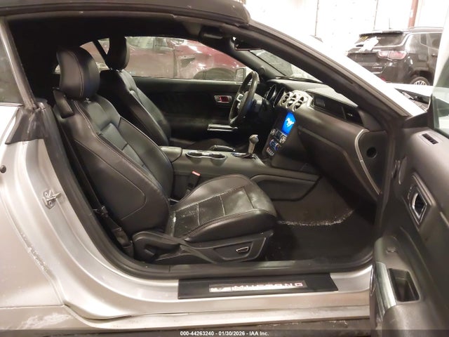 2018 FORD MUSTANG 1FATP8UH7J5110951 Photo 4