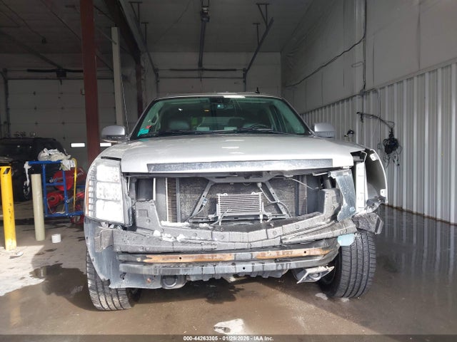 Продажа на аукционе авто 2011 Cadillac Escalade Ext Premium, vin: 3GYT4NEF6BG235815, номер лота: 44263305