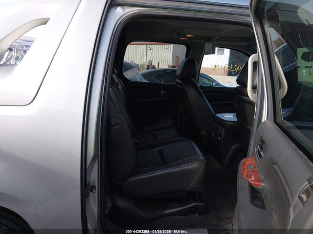 Продажа на аукционе авто 2011 Cadillac Escalade Ext Premium, vin: 3GYT4NEF6BG235815, номер лота: 44263305