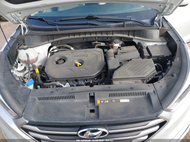 KM8J23A48JU773662 Hyundai TUCSON SE
