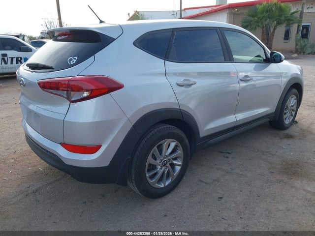 KM8J23A48JU773662 Hyundai TUCSON SE
