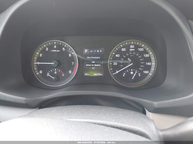 KM8J23A48JU773662 Hyundai TUCSON SE