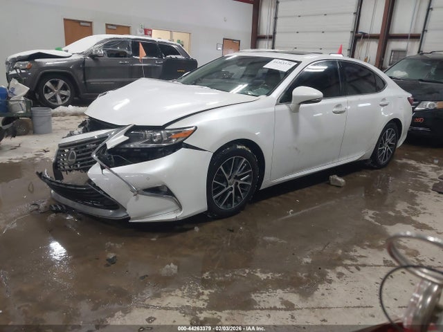 44263379 :رقم المزاد ، 58ABK1GG1GU022284 vin ، 2016 Lexus Es 350 مزاد بيع