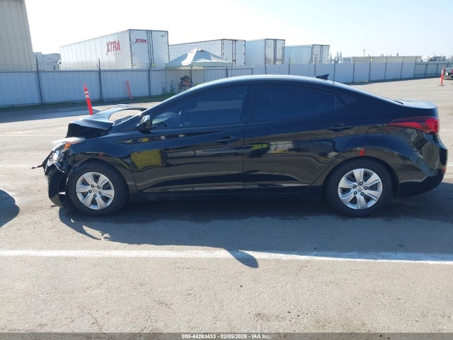 KMHDH4AEXGU530986 Hyundai ELANTRA SE