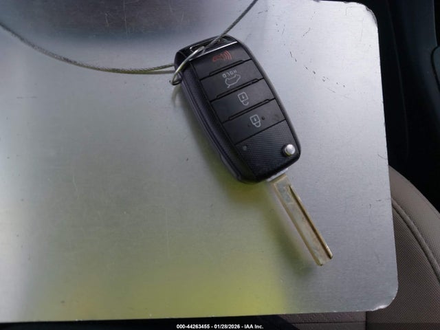 5XYPGDA54GG038556 KIA Sorento 3.3l Lx