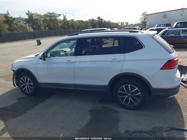 3VV3B7AXXLM106101 Volkswagen Tiguan 2.0t Se/2.0t Se R-line Black/2.0t Sel