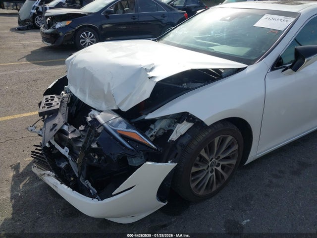44263535 :رقم المزاد ، 58ADZ1B1XMU088139 vin ، 2021 Lexus Es 350 مزاد بيع
