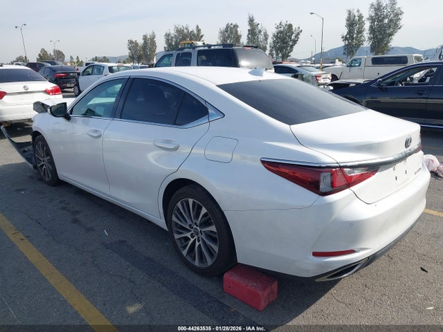 44263535 :رقم المزاد ، 58ADZ1B1XMU088139 vin ، 2021 Lexus Es 350 مزاد بيع