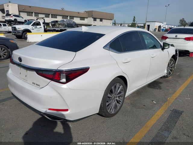 44263535 :رقم المزاد ، 58ADZ1B1XMU088139 vin ، 2021 Lexus Es 350 مزاد بيع