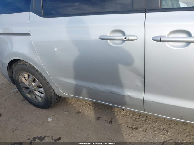 KNDMB5C18L6582704 KIA SEDONA LX