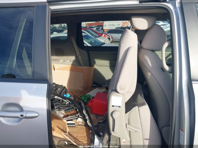 KNDMB5C18L6582704 KIA SEDONA LX