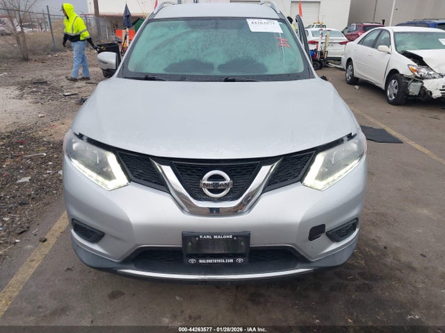 KNMAT2MV8GP726347 Nissan ROGUE SV