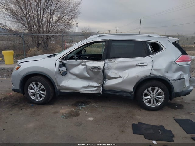 KNMAT2MV8GP726347 Nissan ROGUE SV