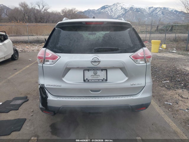 KNMAT2MV8GP726347 Nissan ROGUE SV