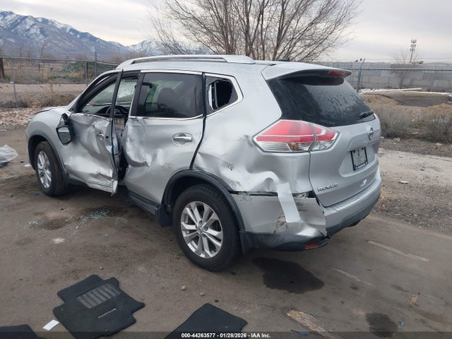 KNMAT2MV8GP726347 Nissan ROGUE SV