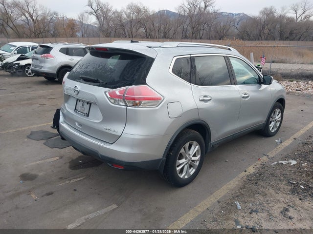 KNMAT2MV8GP726347 Nissan ROGUE SV
