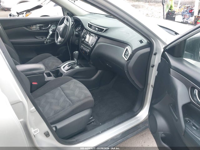KNMAT2MV8GP726347 Nissan ROGUE SV