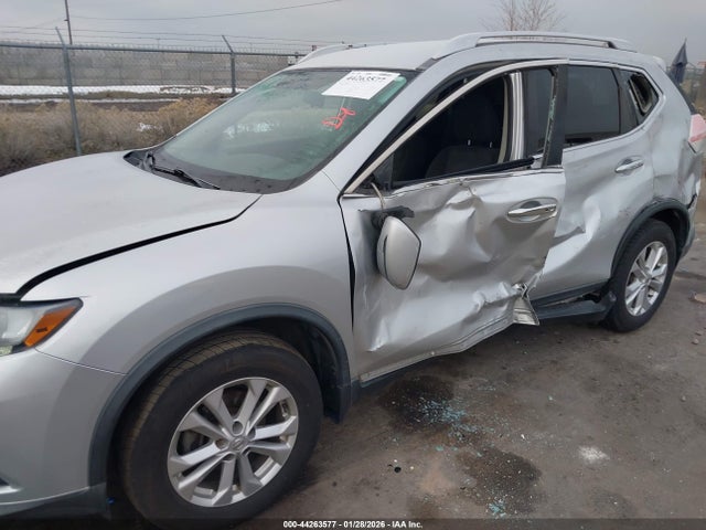 KNMAT2MV8GP726347 Nissan ROGUE SV