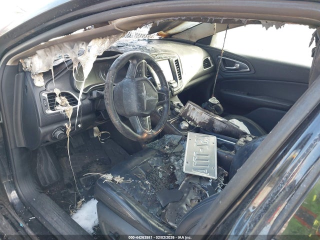 Продажа на аукционе авто 2017 Chrysler 200 Limited Platinum, vin: 1C3CCCAB1HN511211, номер лота: 44263581