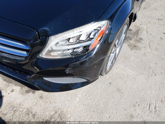 44263588 :رقم المزاد ، 55SWF4JB6HU231979 vin ، 2017 Mercedes-benz C 300 Luxury/sport مزاد بيع