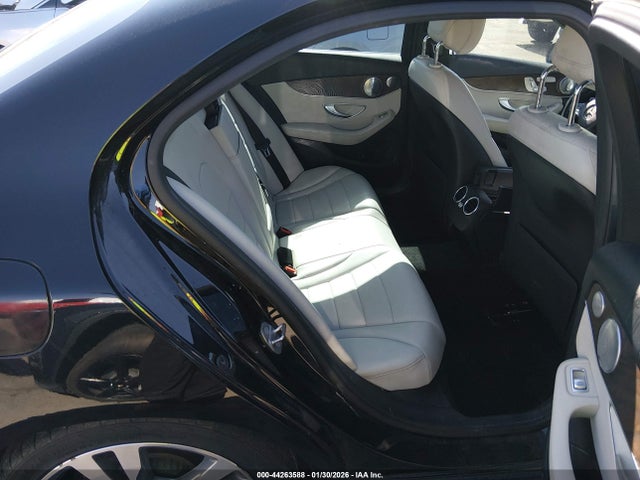 44263588 :رقم المزاد ، 55SWF4JB6HU231979 vin ، 2017 Mercedes-benz C 300 Luxury/sport مزاد بيع