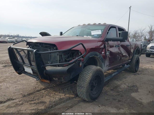 44263646 :رقم المزاد ، 3C6UR5CL0JG201654 vin ، 2018 Ram 2500 Tradesman  4x4 6'4 Box مزاد بيع
