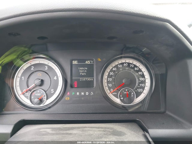 44263646 :رقم المزاد ، 3C6UR5CL0JG201654 vin ، 2018 Ram 2500 Tradesman  4x4 6'4 Box مزاد بيع