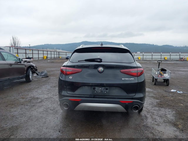 ZASFAKAN1J7B79825 Alfa Romeo Stelvio Awd