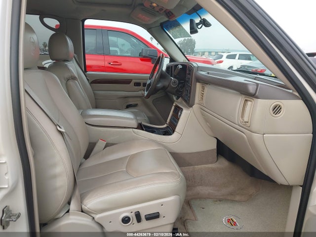44263679 :رقم المزاد ، 3GYFK66N54G258990 vin ، 2004 Cadillac Escalade Esv Standard مزاد بيع