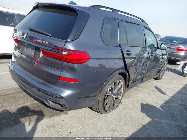 5UXCX6C08M9G73581 BMW X7 M50i