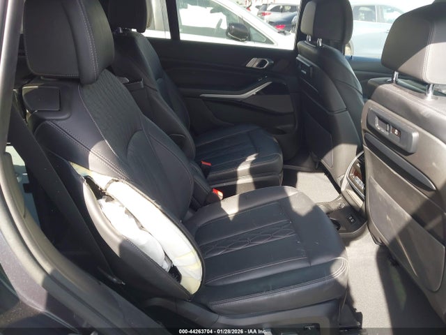5UXCX6C08M9G73581 BMW X7 M50i