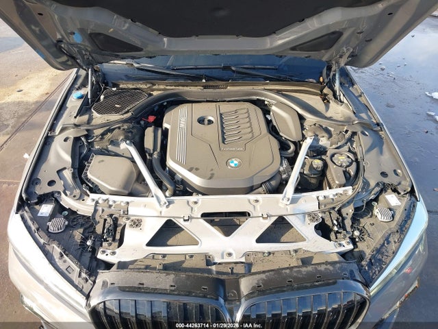 2022 BMW 740 WBA7T2C02NCG88117 Photo 9