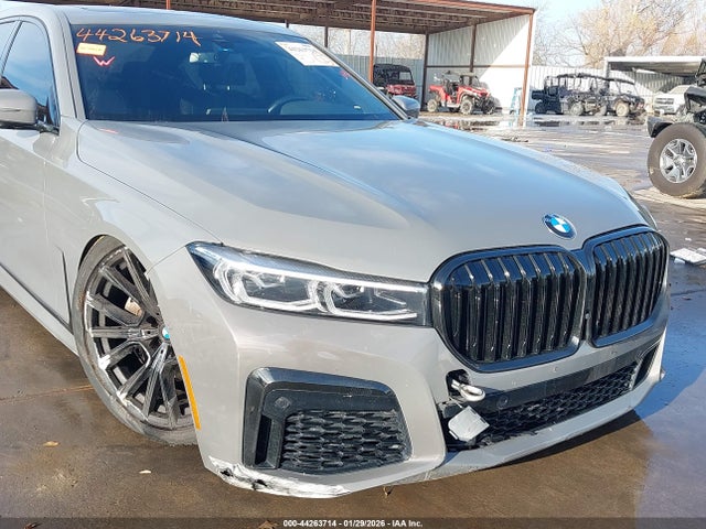 2022 BMW 740 WBA7T2C02NCG88117 Photo 5