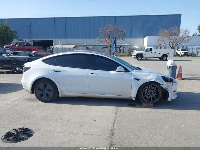 Продаж на аукціоні авто 2022 Tesla Model 3 Rear-wheel Drive, vin: 5YJ3E1EA2NF241184, номер лоту: 44263720