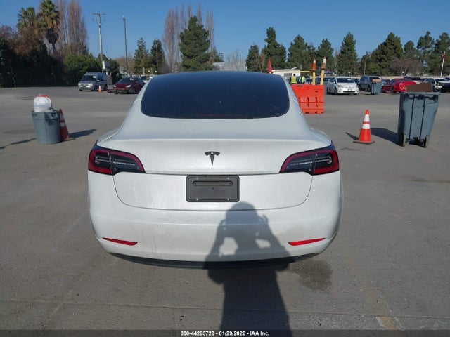Продаж на аукціоні авто 2022 Tesla Model 3 Rear-wheel Drive, vin: 5YJ3E1EA2NF241184, номер лоту: 44263720