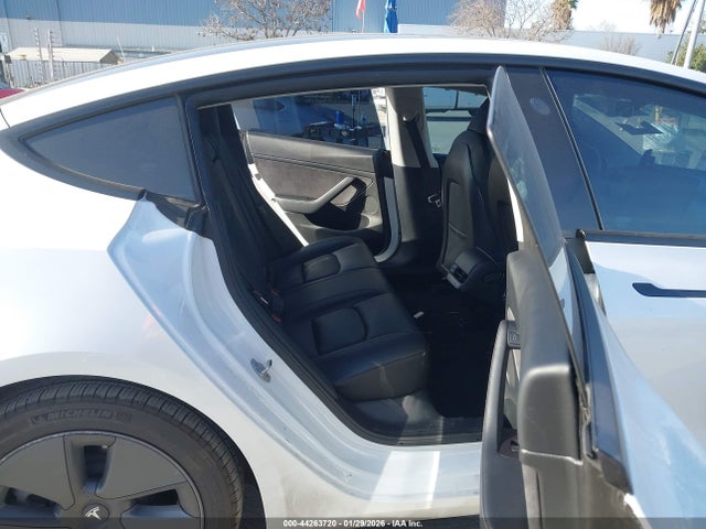 Продаж на аукціоні авто 2022 Tesla Model 3 Rear-wheel Drive, vin: 5YJ3E1EA2NF241184, номер лоту: 44263720