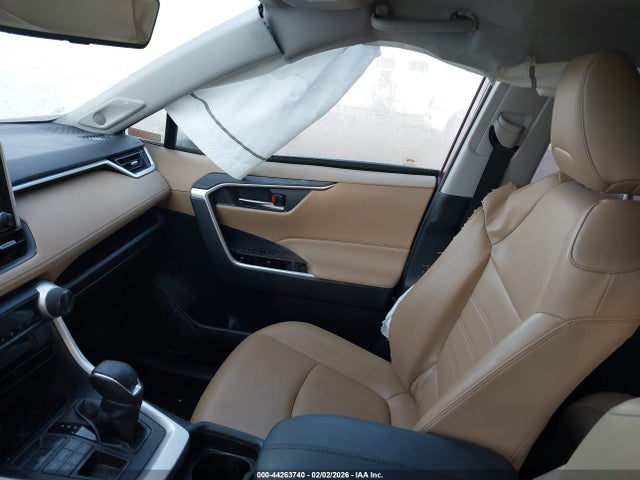 2019 TOYOTA RAV4 JTMA1RFV7KD006334 Photo 4