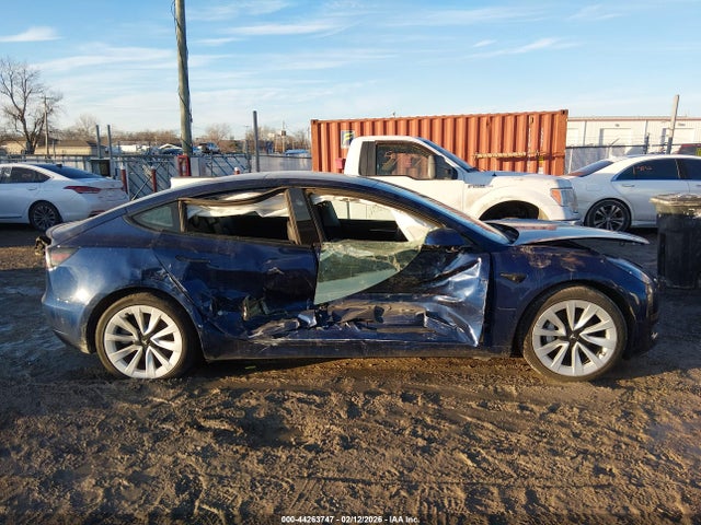 44263747 :رقم المزاد ، 5YJ3E1EA0NF372291 vin ، 2022 Tesla Model 3 Rear-wheel Drive مزاد بيع