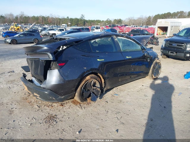 2026 TESLA MODEL Y 7SAYGDED0TA500649 Photo 3