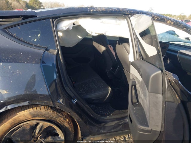 2026 TESLA MODEL Y 7SAYGDED0TA500649 Photo 7