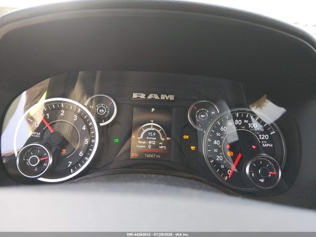 44263833 :رقم المزاد ، 1C6SRFFP6SN555439 vin ، 2025 Ram 1500 Big Horn  4x4 5'7 Box مزاد بيع