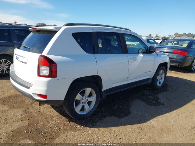 1C4NJCBA6GD675607 Jeep Compass Sport